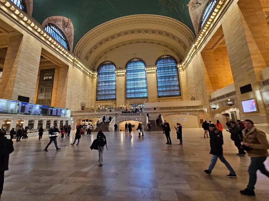 New York City: Gossip Girl Walking Tour - From Grand Central to the first power move