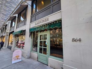 New York City: Gossip Girl Walking Tour - Met Steps: the Queen B moment you can actually recreate