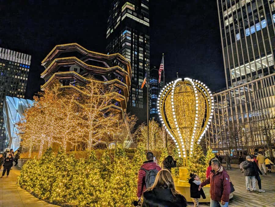 New York City: Guided Private Glass-Top Bus Tour at Night - Pier 17 and South Street Seaport: Brooklyn Bridge Views at Night