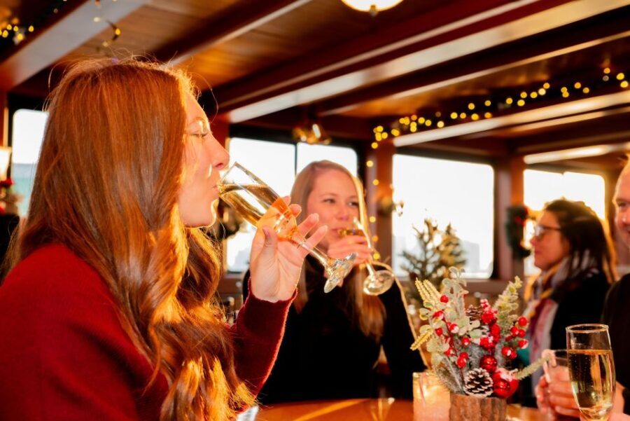 New York City: Holiday Jazz Classic Motor Yacht Cruise - Why a 90-minute holiday cruise hits the sweet spot