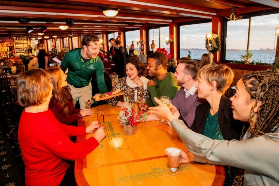 New York City: Holiday Jazz Classic Motor Yacht Cruise - Cookies and the included drink: festive, not a full meal