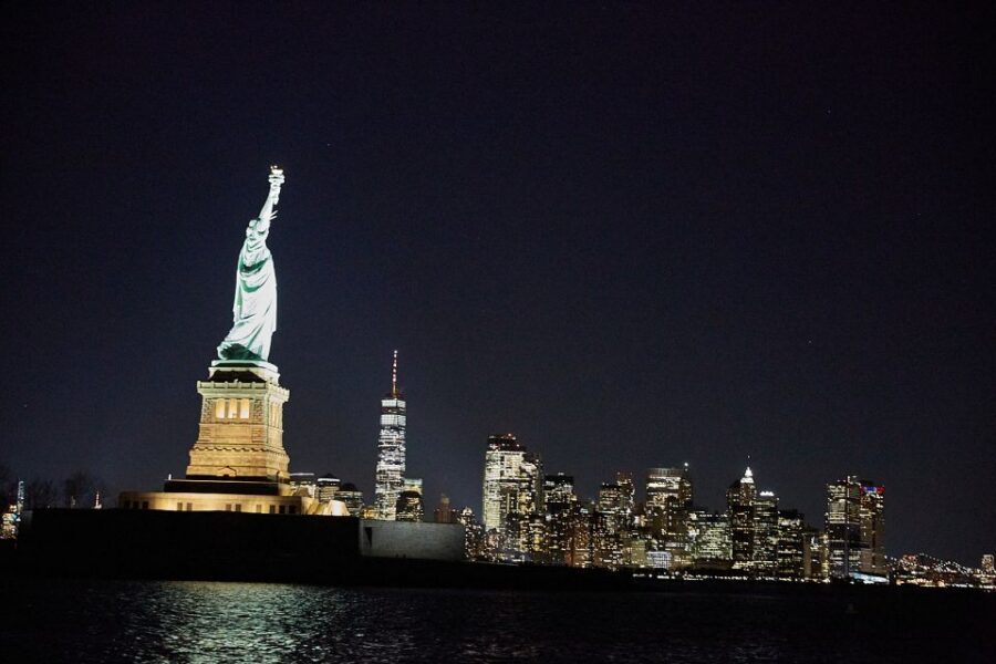 New York City: Holiday Jazz Classic Motor Yacht Cruise - Getting there smoothly at Chelsea Piers (Pier 62)