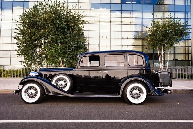 New York City Private Vintage Car Tour and Wine Tasting - Two hours in NYC: how this “sightseeing + tasting” combo works