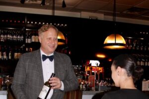 New York City Private Vintage Car Tour and Wine Tasting - Stop 1 at Central Park Cafe: the 1-hour wine tasting with NYC alcohol stories