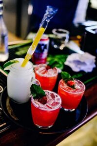 New York City: Sip 'N Groove Evening Cruise with Live DJ - The Route: Midtown Landmarks to the Financial District Lights