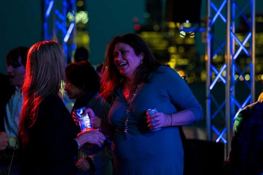 New York City: Sip 'N Groove Evening Cruise with Live DJ - Circle Line Check-In: Security Line, Timing, and What to Look For