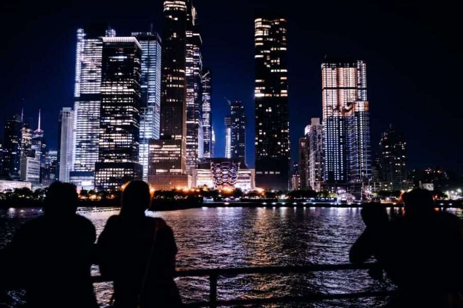 New York City: Sip 'N Groove Evening Cruise with Live DJ - Practical Planning Tips for a Smoother Evening