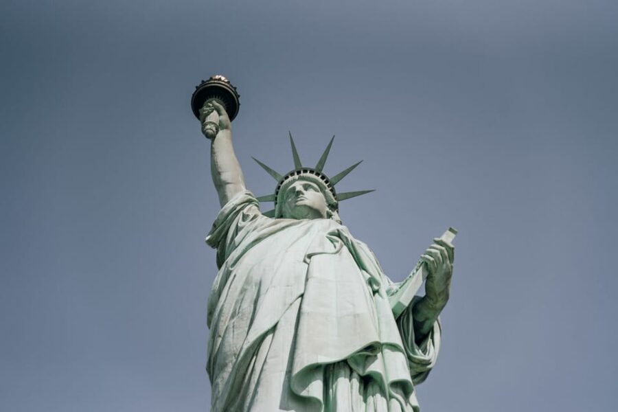New York City: Statue of Liberty & Battery Park Guided Tour - Why a two-hour Statue of Liberty tour feels less chaotic