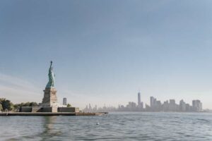 New York City: Statue of Liberty & Battery Park Guided Tour - Meeting point at Bowling Green: getting started without wasting time