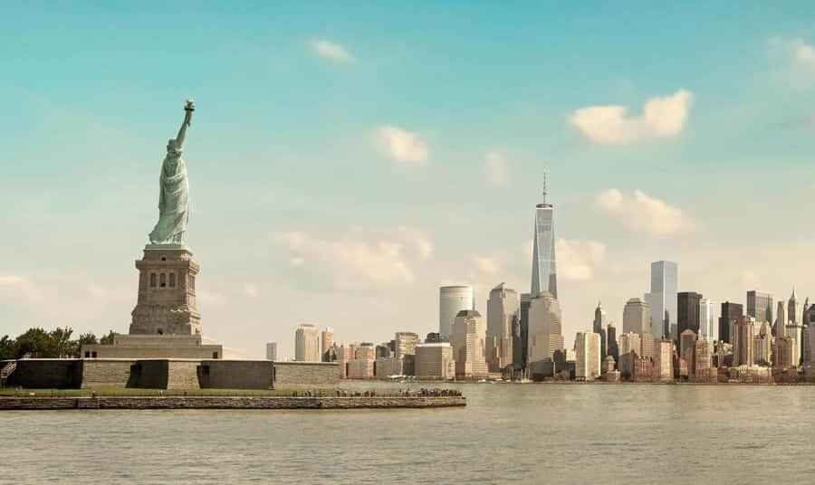 New York City: Statue of Liberty & Ellis Island Guided Tour - Liberty Island: Getting the Statue of Liberty Up Close