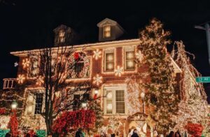 New York: Dyker Heights Christmas Lights Guided Tour - Getting there from Midtown: the coach ride you’ll actually appreciate