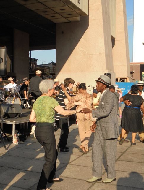 New York: Harlem Swing Dance History Stroll and Dance Class - The 1-Hour Harlem Stroll: From Big Bands to Lindy Hop Landmarks