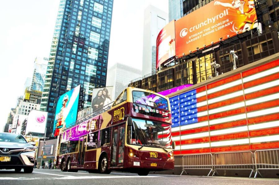 New York: Madame Tussauds and Big Bus Hop-on Hop-off Tour - How the bus route works: 13 stops with big-name NYC moments
