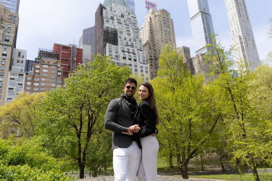 New York: Photoshoot in NYC Central Park 5th Ave - Central Park backdrops that look like a postcard (without you hunting)