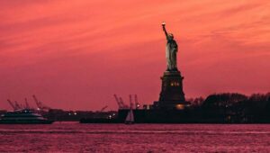 New York: Sunset Cruise with Statue of Liberty Views - East and Hudson River views: what you see between the big icons