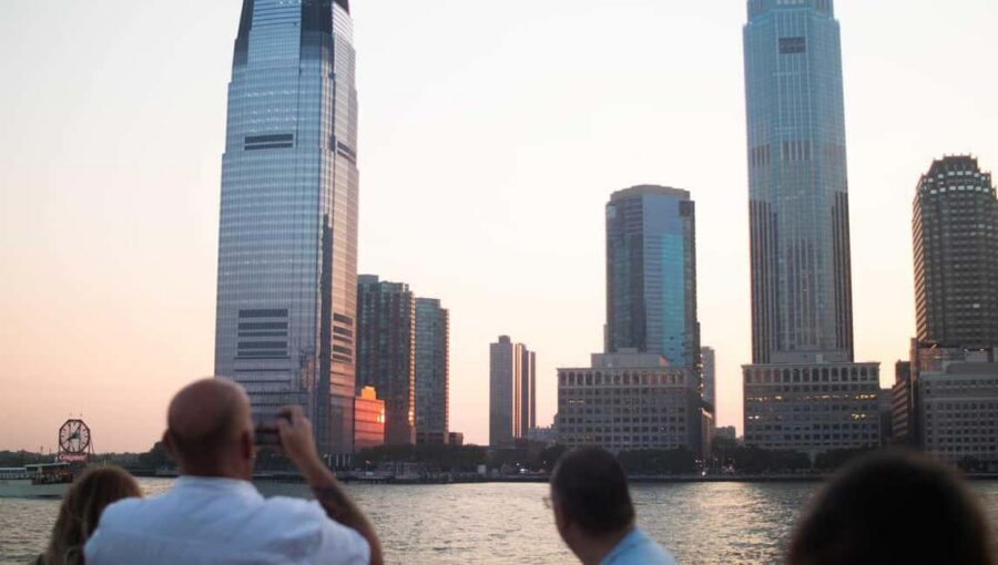 New York: Sunset Cruise with Statue of Liberty Views - Comfort and timing: dress for the water, not the sidewalk