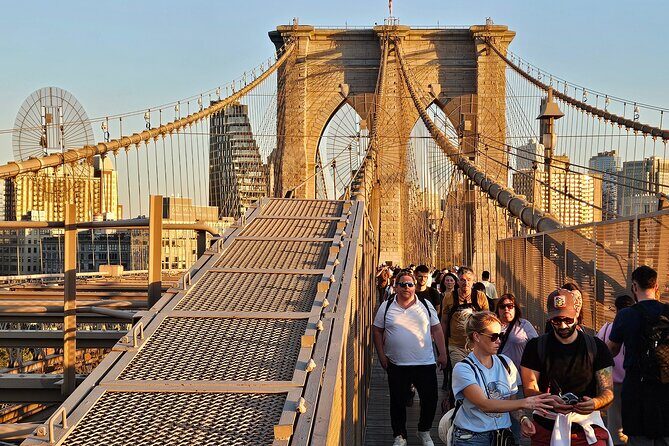 New York: THE BEST OF BROOKLYN - Stop 2 in DUMBO: Washington Street Photos, Gleason’s Gym, and Rooftop Views