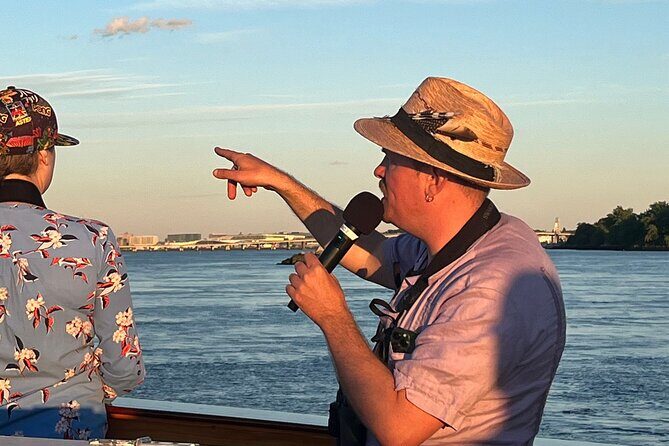 New York Urban Wildlife Sunset Boat Tour - Around the islands near the East River: North and South Brother + Long Island Sound area vibes