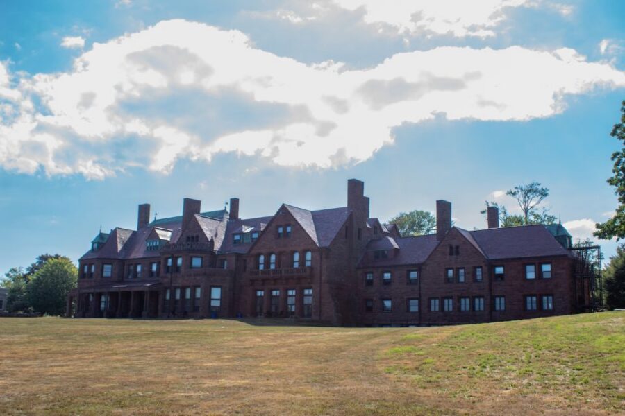 Newport, Rhode Island: Cliff Walk Gilded Age Audio Tour - Ending at Bailey’s Beach: how you get back near Salve Regina University