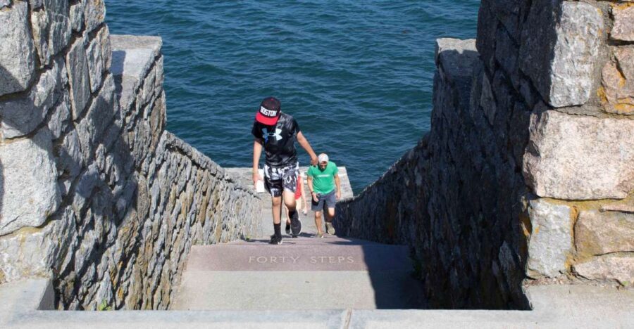 Newport, Rhode Island: Cliff Walk Gilded Age Audio Tour - Walking the Cliff Walk with audio pacing (and no group pressure)
