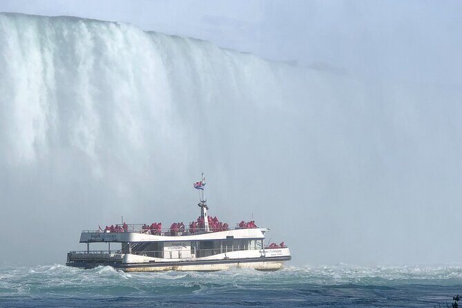 Niagara Falls Canada: Helicopter + Boat + Lunch & more US Pick-up - Table Rock Welcome Centre: closest horseshoe-falls photos first