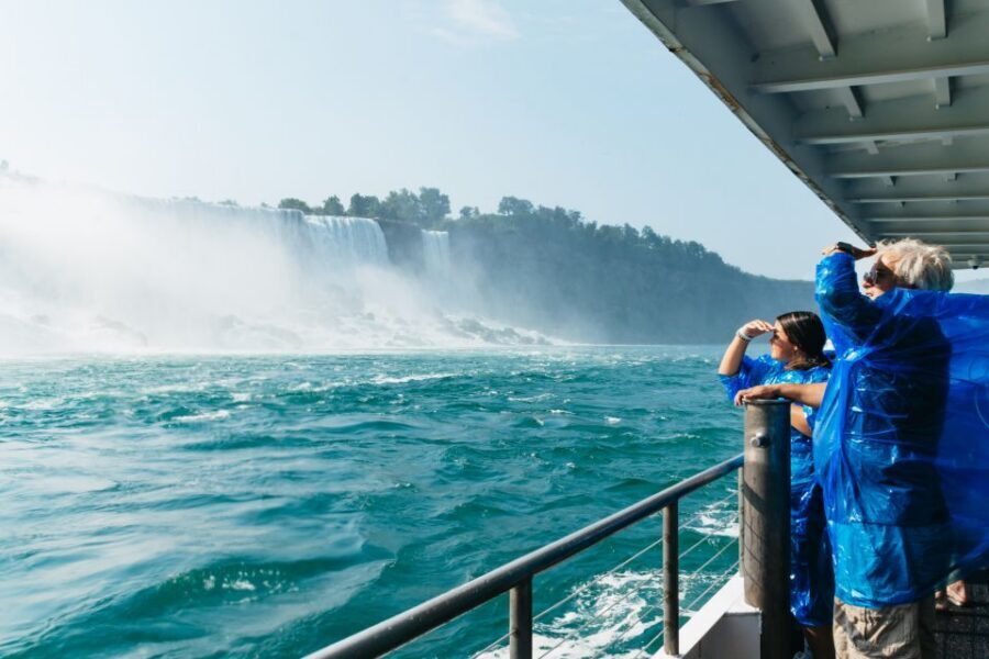 Niagara Falls: Cave of the Winds, Boat Ride, & Trolley Tour - Footwear, heat, and spray tips that keep the day enjoyable