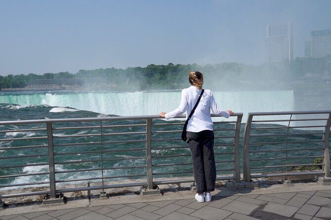 Niagara Falls Day and Night Combo plus Dinner & Fireworks - Dinner at Steak Stone & Sushi: a real break before the night show