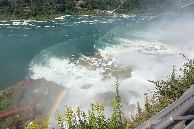 Niagara Falls Express Tour from NYC – US & Canada in One Day - What the included guide adds (and what you still manage yourself)