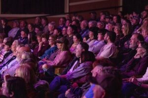 Niagara Falls Magic Theatre - Your 7 pm evening plan at the theatre