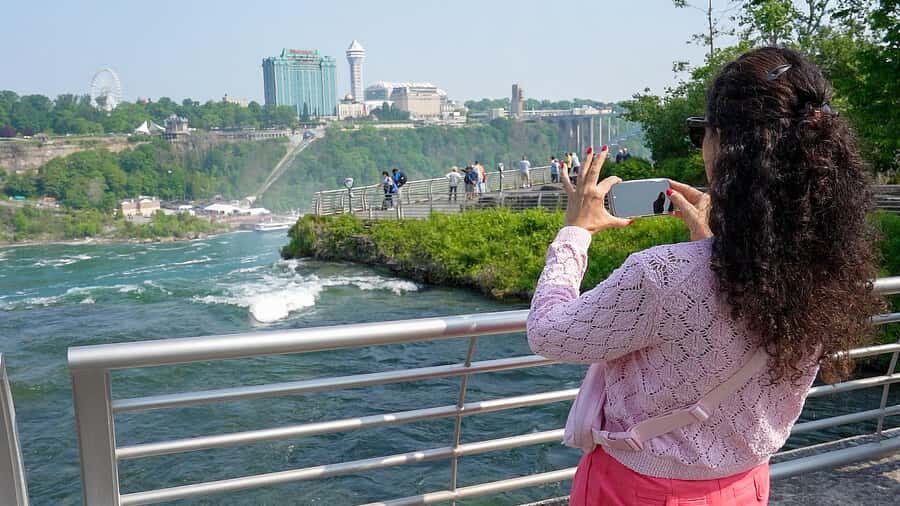 Niagara Falls US: Premium Highlights Tour + Maid of the Mist - Goat Island Walk: Where the View Turns Into Landmarks