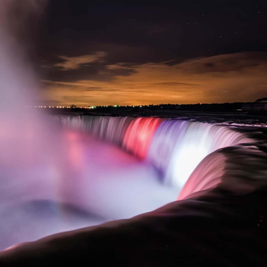 Niagara Falls, USA: Nightlight Experience with Fireworks - Starting at Hard Rock Cafe: your night begins with orientation