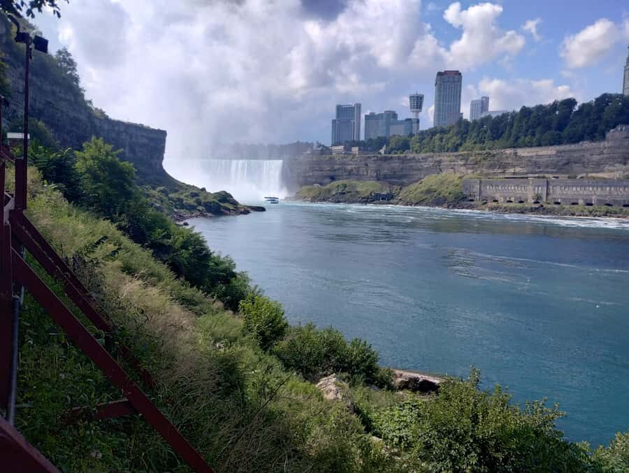 Niagara, USA: Cave of the Winds Adventure Winter Tour - Boardwalk photos year-round: how to get better shots fast