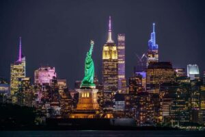 NYC at Night: 3-Hour Luxury Bus Tour of Top Highlights - The Luxury Bus Experience: Comfortable, Enclosed, and Built for Night