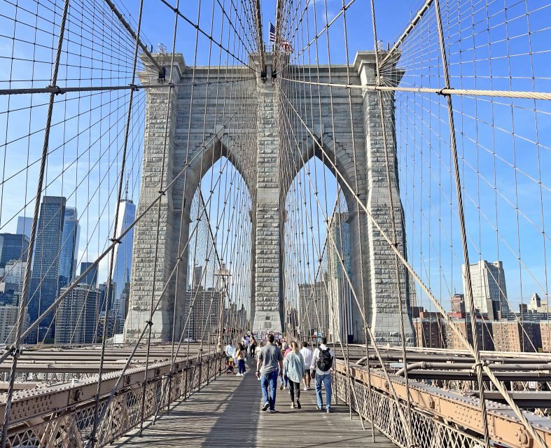 NYC: Brooklyn Bridge and DUMBO Guided Walking Tour - Price and value: why $19 works for most people