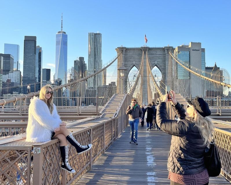 NYC: Brooklyn Bridge and DUMBO Guided Walking Tour - City Hall Park: the bridge has a reason, not just a view