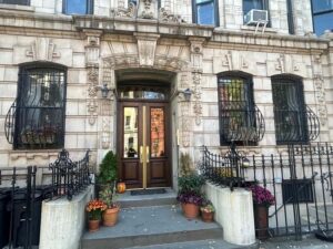NYC, Brooklyn: Notorious Biggie Smalls Themed Walking Tour - Start at Jay St-MetroTech, then meet for the walk at 7th Street Burger