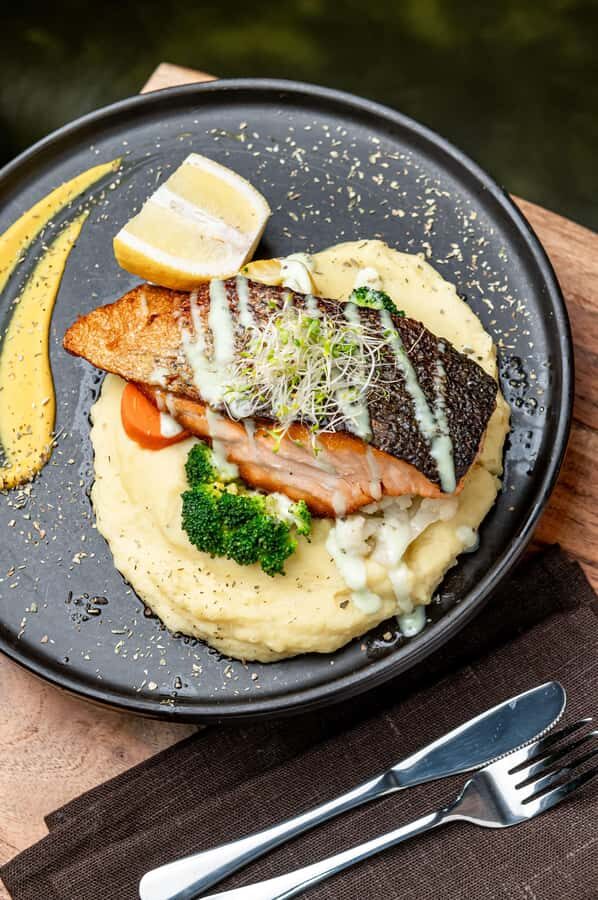 NYC: Central Park Cafe Scenic Lunch & Dinner Experience - Who should book Central Park Cafe, and who might skip it