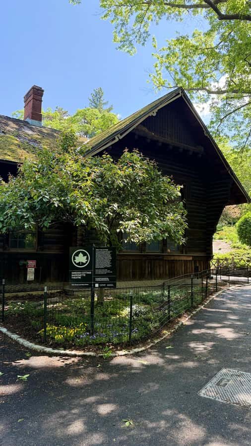 NYC: Central Park Storytelling Pedicab Tour with Theater - Meeting at 1415 or 1419 6th Ave: The Easy Plan