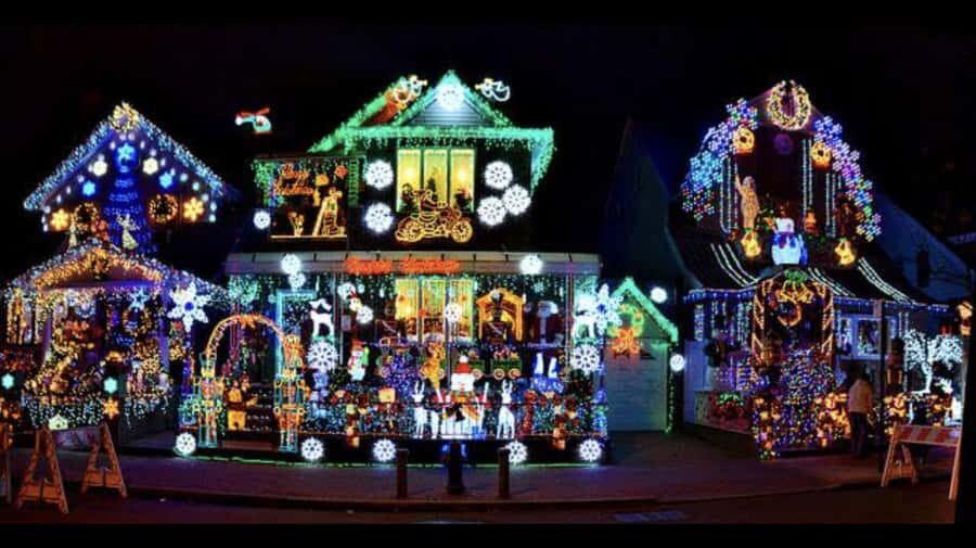 NYC: Christmas Lights Tour and Dyker Heights - Should you book this Christmas lights tour?