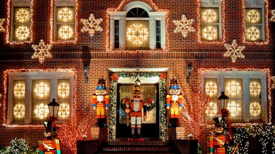 NYC: Christmas Lights Tour and Dyker Heights - Price and value: is $49 for 4 hours worth it?