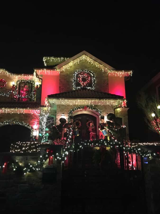 NYC: Christmas Lights Tour and Dyker Heights - Who this tour suits best