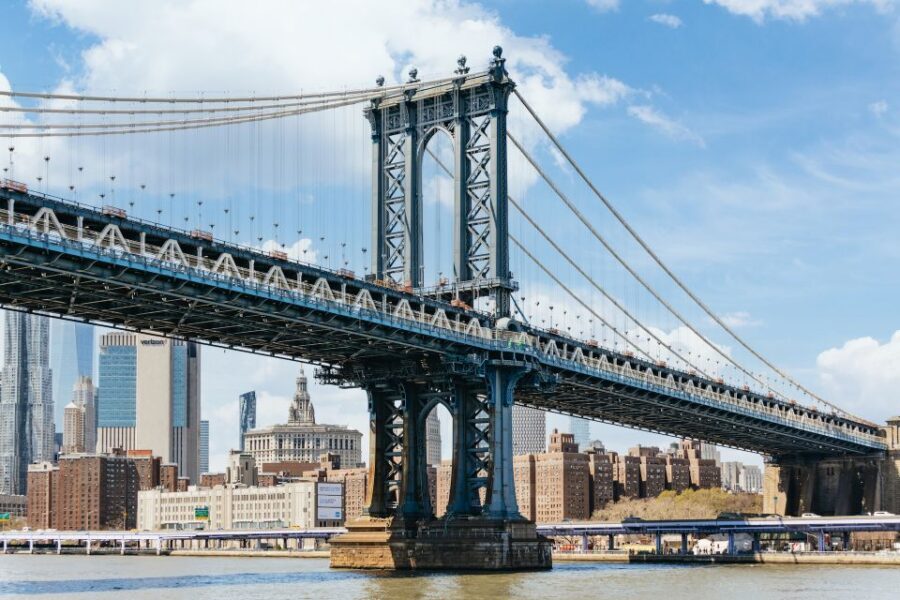 NYC: Circle Line 1.5-Hr Landmarks Skip-The-Box-Office Cruise - How the Narration Works: Live Guide Plus Optional Audio