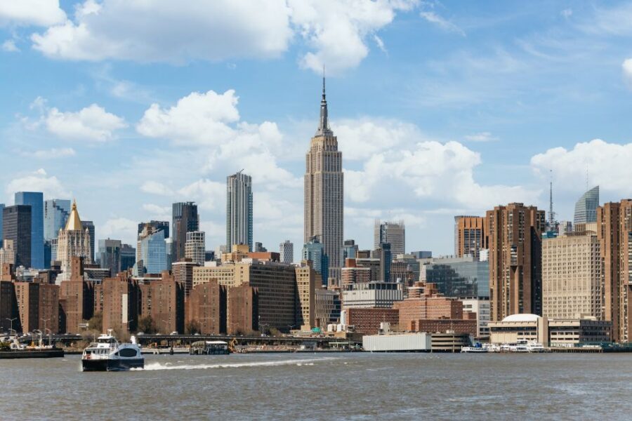 NYC: Circle Line 1.5-Hr Landmarks Skip-The-Box-Office Cruise - Choosing Your Seat: Indoor Panoramic Windows vs. Outdoor Photos