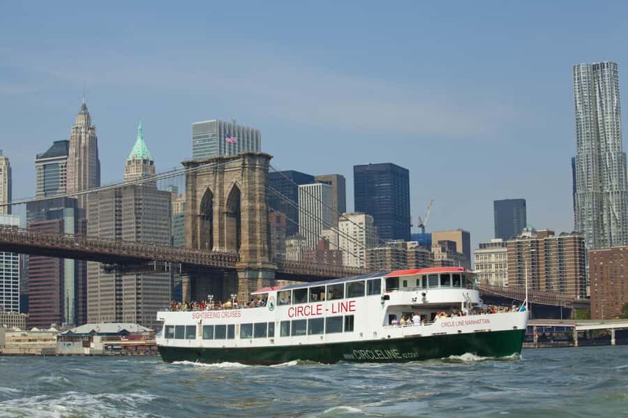 NYC: Circle Line 2.5 Hour Best of NYC Boat Cruise - Pier 83: How the start sets the tone