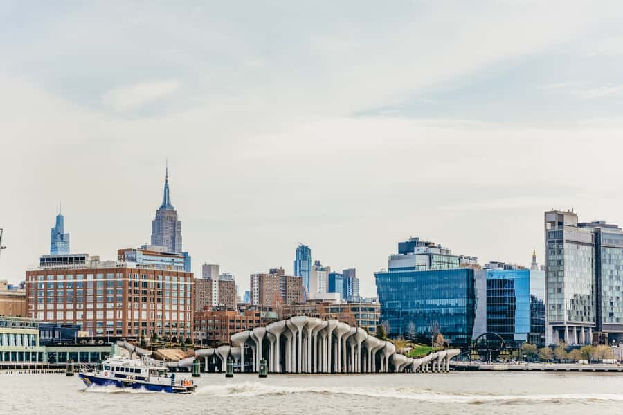 NYC: Circle Line 2.5 Hour Best of NYC Boat Cruise - Timeline feel: 2.5 hours that doesn’t drag