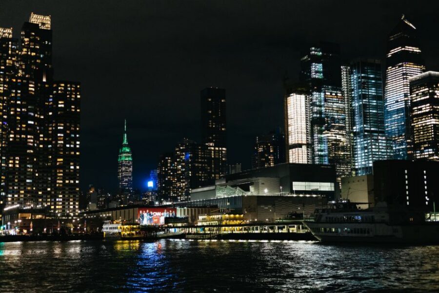 NYC: Circle Line 2h Harbor Lights Cruise Skip-The-Box-Office - Price and value: is $45 a good deal for this kind of NYC night?