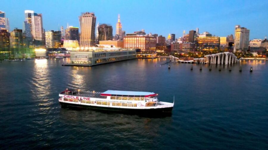 NYC: Circle Line 2h Harbor Lights Cruise Skip-The-Box-Office - Onboard comfort and the bar: how to stay warm, hydrated, and happy