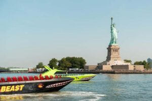 NYC: Circle Line "The Beast" Midtown/Downtown Speedboat Ride - Midtown vs downtown: which departure fits your plan
