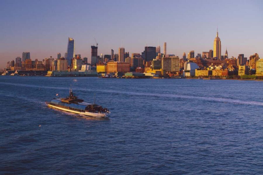NYC: City Cruises Luxury Brunch, Lunch or Dinner Cruise - The Route You’ll Sail: Landmarks That Make Sense in Sequence