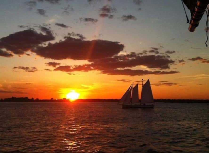 NYC: Clipper City Statue of Liberty City Lights Night Sail - Brooklyn Bridge and the Manhattan Skyline: Photo Tips That Actually Help